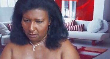 అతను తెలుగు సెక్స్ వీడియో తెలుగు సెక్స్ ఒక గడ్డంతో ఉన్న వ్యక్తి యొక్క కాక్ మీద బస్ట్స్.