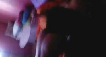 టోటీ ధూమపానం చేసే సహచరుడికి సెక్స్ తెలుగు గర్ల్స్ సెక్స్ వీడియో అందిస్తుంది.