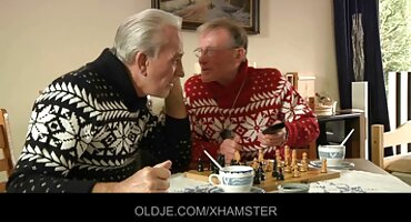 ఉదయాన్నే లేవగానే తెలుగు సెక్స్ వీడియో కాల్ అమ్మాయిని ఫక్ చేస్తాడు.