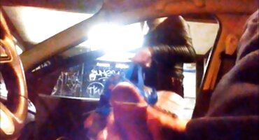 తల్లి పడకగదిలో స్నేహితుడితో శృంగారంలో పాల్గొంటుంది. న్యూ తెలుగు సెక్స్ వీడియో