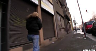 ఉదయాన్నే భర్తతో తెలుగు సెక్సీ వీడియో సెక్స్.