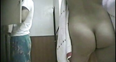 ఒక దుర్మార్గపు అమ్మాయి ఒక వ్యక్తిని ఫక్ చేస్తుంది సెక్స్ వీడియో దెంగులాట మరియు అతని నుండి గాడిద మీద కమ్ పొందుతుంది.