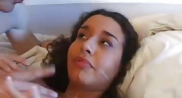 ఒక నల్ల స్త్రీ కాక్ తో ఒక నల్ల తెలుగు సెక్స్ వీడియో ఓపెన్ బంధువు వాషింగ్ తర్వాత.