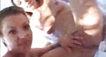 మాడి కాలిన్స్ తెలుగులో సెక్స్ వీడియో తన తల్లి వెనుక తన సవతి తండ్రిని సంతృప్తి పరుస్తాడు.