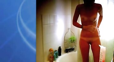 దొంగ ఒక దుకాణంలో ఒక సెక్యూరిటీ గార్డ్ నుండి చెంపను తెలుగు సెక్స్ వీడియో కమింగ్ తీసుకుంటాడు.