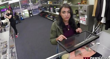 ఆమె కారులో ఒక అపరిచితుడితో లైంగిక తెలుగు లోకల్ సెక్స్ వీడియో సంబంధం కలిగి ఉంది.