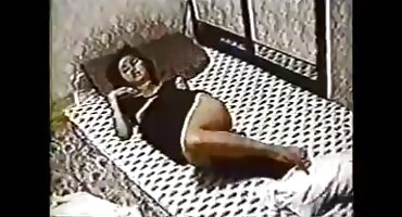 పనిమనిషి అద్దాలు తో తెలుగు వీడియో సెక్స్ ఒక నల్ల దుష్టుడు యొక్క రాడ్ పాలిష్.