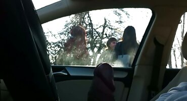 ఇగోర్ అమ్మాయి ఫక్ లో చేరాడు. తెలుగు సినిమా హీరోయిన్ సెక్స్ వీడియో